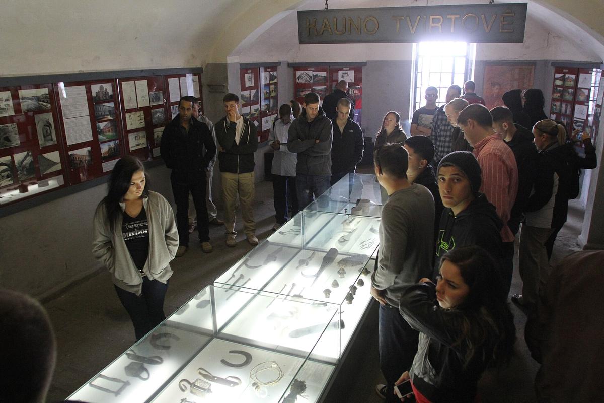 WWII history outings for school groups